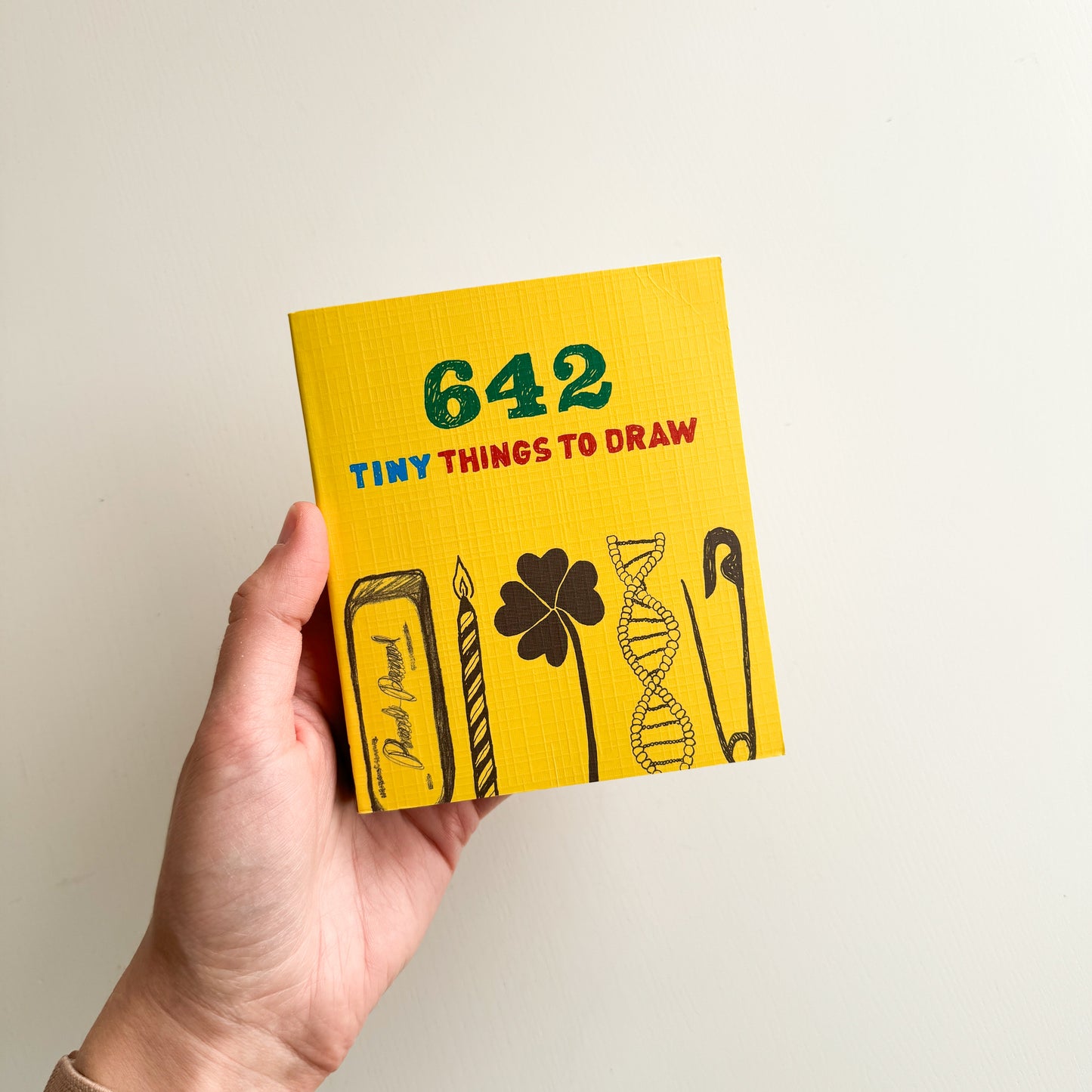 642 Tiny Things to Draw - Journal